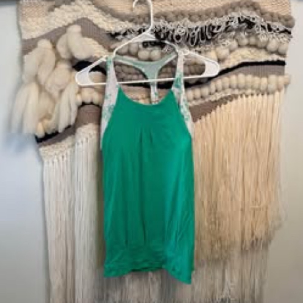 Lululemon Tank Attached Bra Womens Size 0 Flowy Overtop Green White Floral Bra